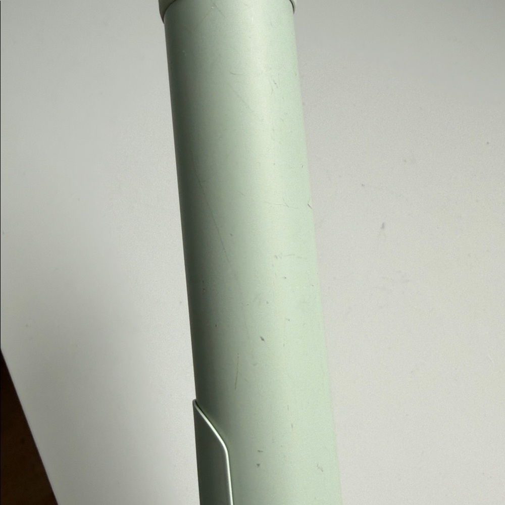 Beachwaver S1.25 Curling Iron - Picture 8 of 8